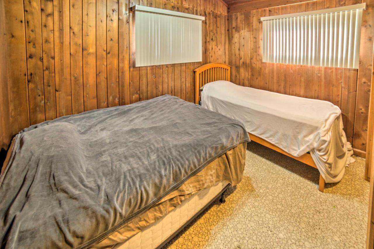 Cornell Home With Fire Pit And Hunting Access! ภายนอก รูปภาพ